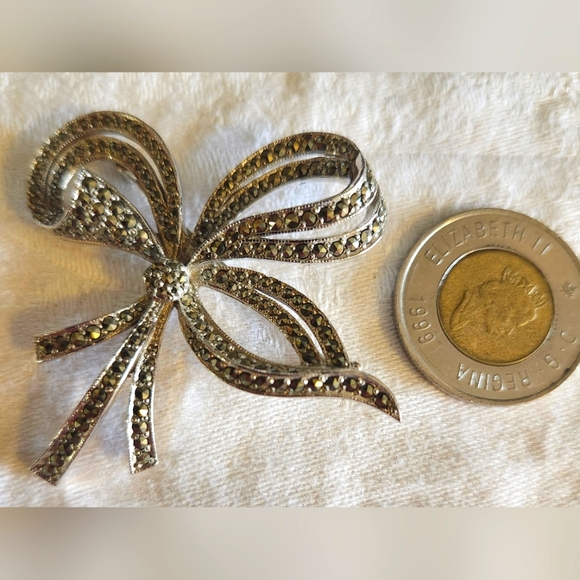 Sphinx Vintage Silver Bow with Marcasite Gems - Picture 8 of 9